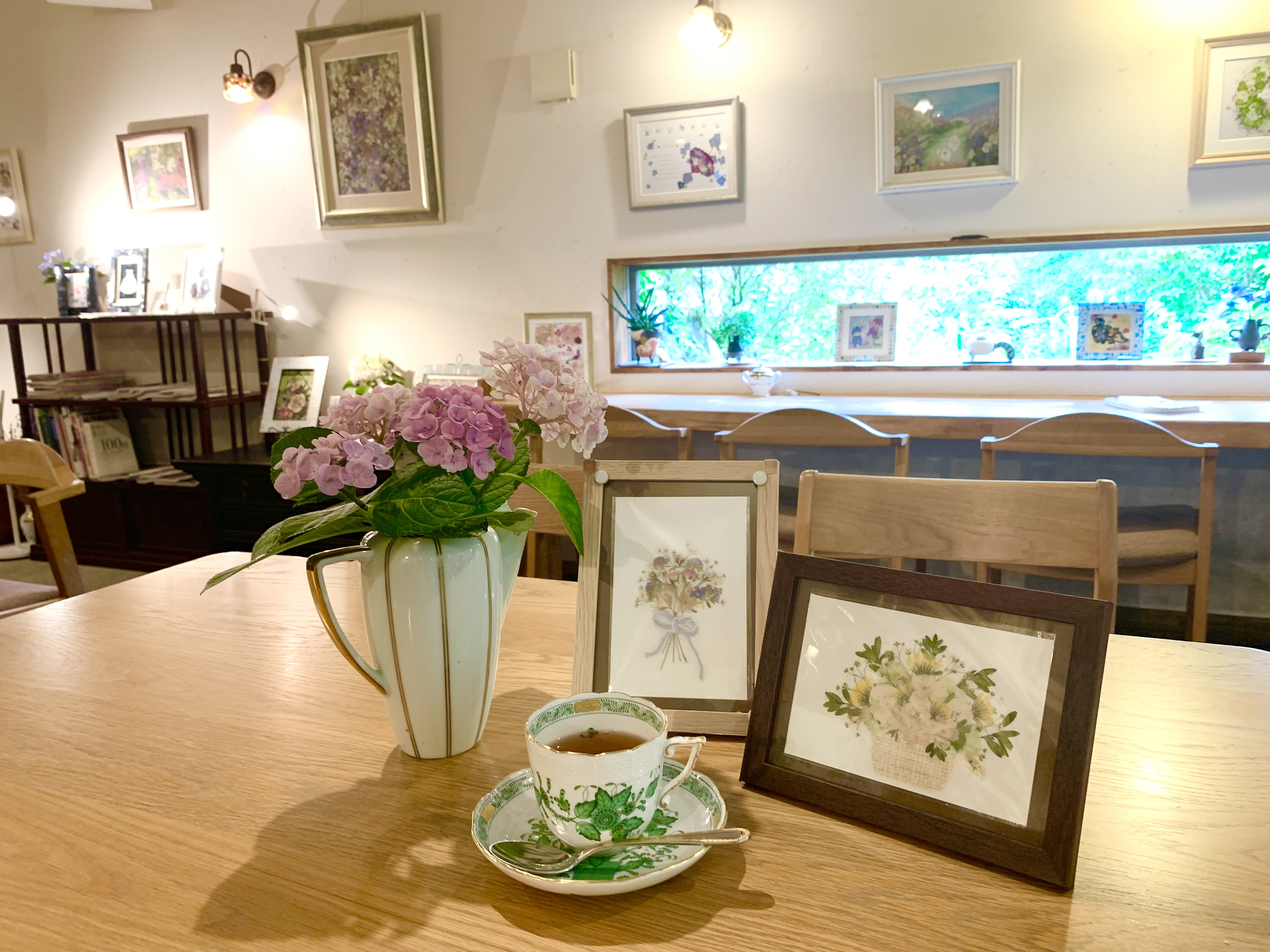 カフェで楽しむ押し花アート