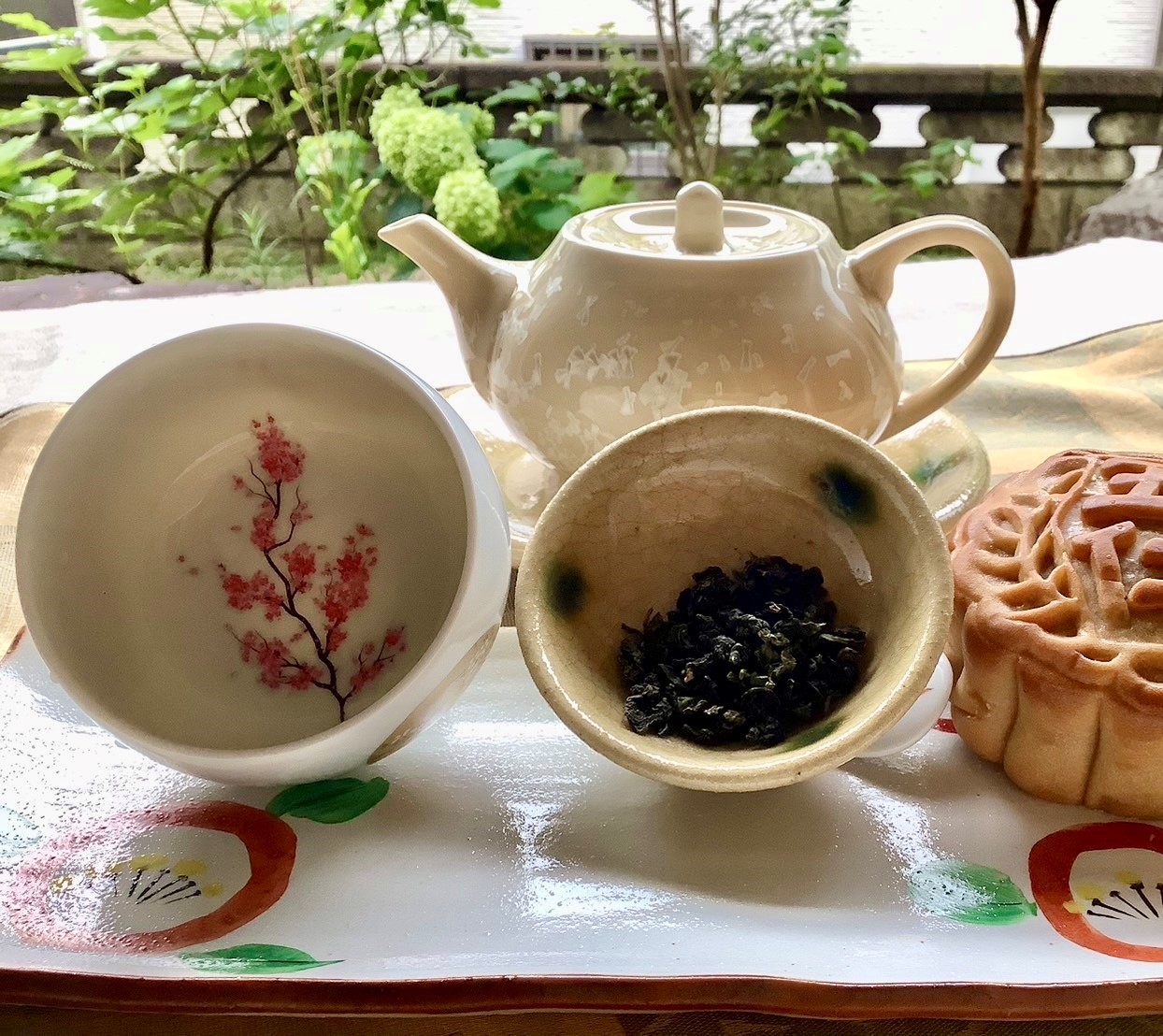 地元産の茶盃で上質な中国茶を味わう！